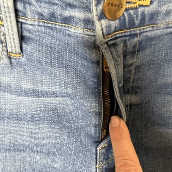 Frame Le High Skinny Jeans - Picture 3 of 4